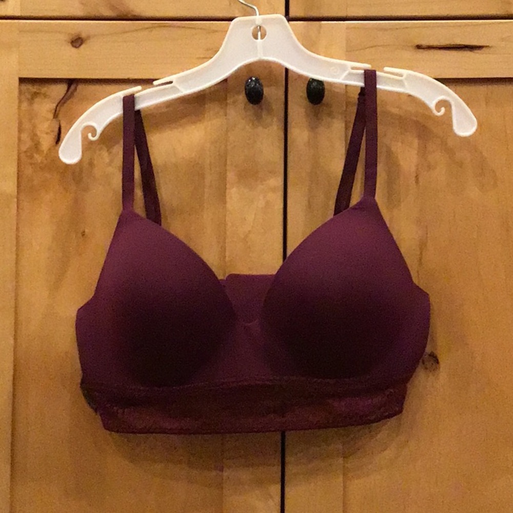 VICTORIA’S SECRET Woman’s Wireless Push-up Bra - 38C - Burgundy - NWOT